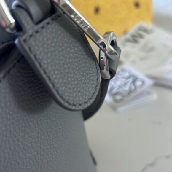 AUTHENTIC Small LOEWE Puzzle Edge Bag in Gorgeous Pearl Grey - Picture 4 of 8